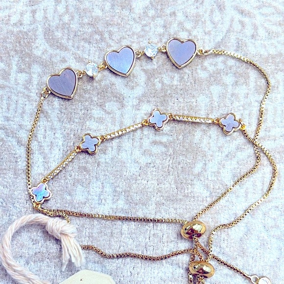 Brand New Eye Candy Set of 2 Gold Tone Adjustable Bracelets Hearts Clovers - Picture 8 of 13